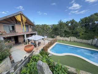 Chalet en venta en Vallirana