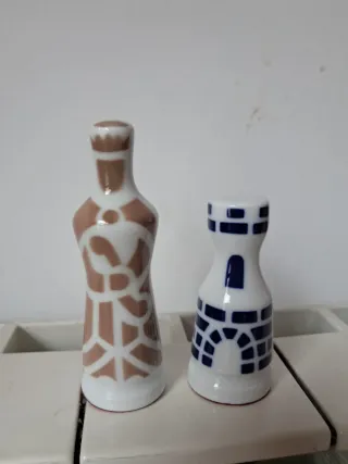 Piezas ajedrez Sargadelos: Torre y Rey.