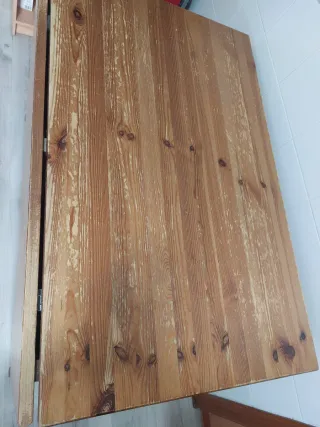 Mesa de cocina abatible de madera y 2 sillas