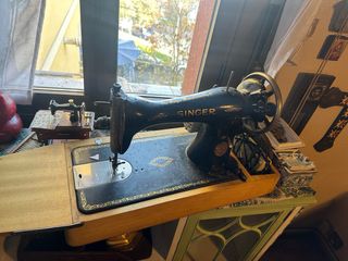 Máquina de coser Singer antigua