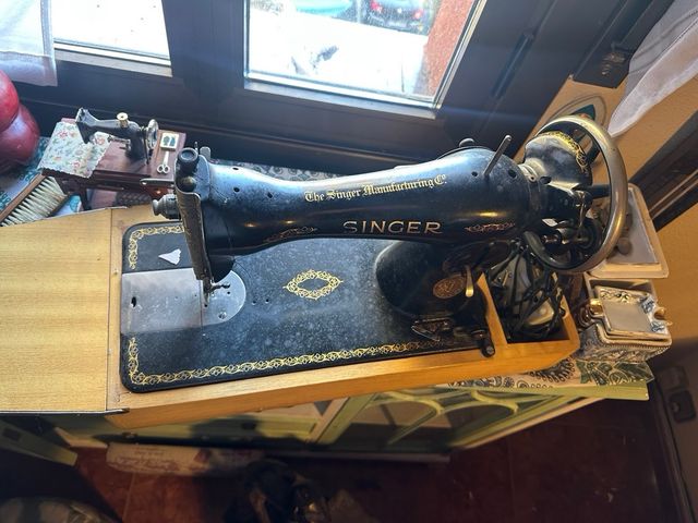 Máquina de coser Singer antigua