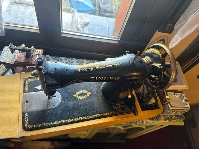 Máquina de coser Singer antigua