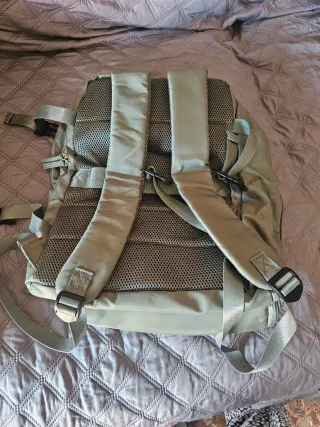 Mochila de viaje gris/verde Medida 40x30x20