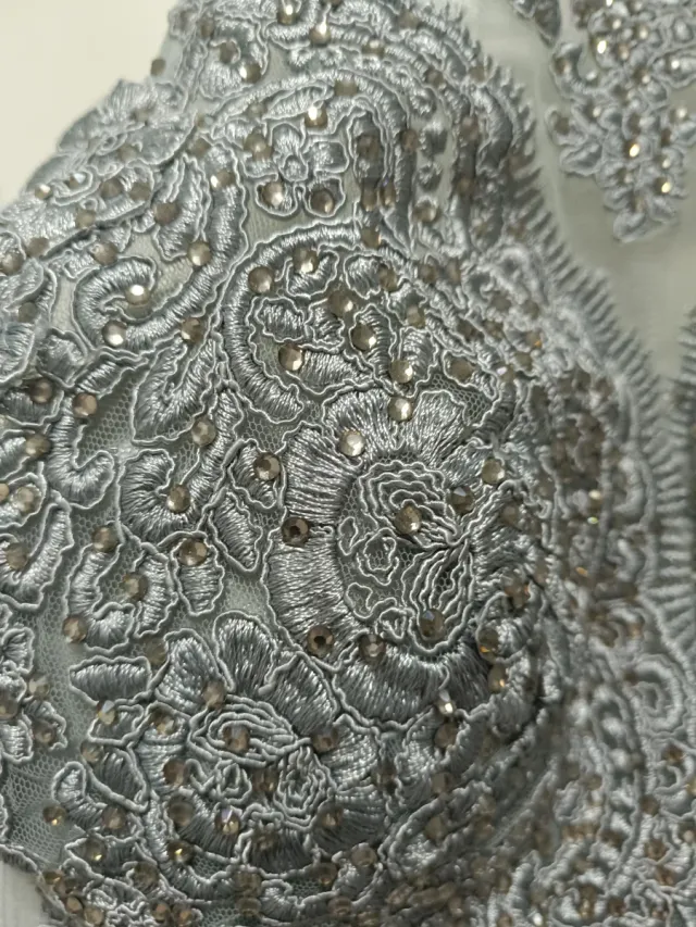 Vestido fiesta gris pedrería