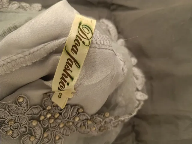 Vestido fiesta gris pedrería