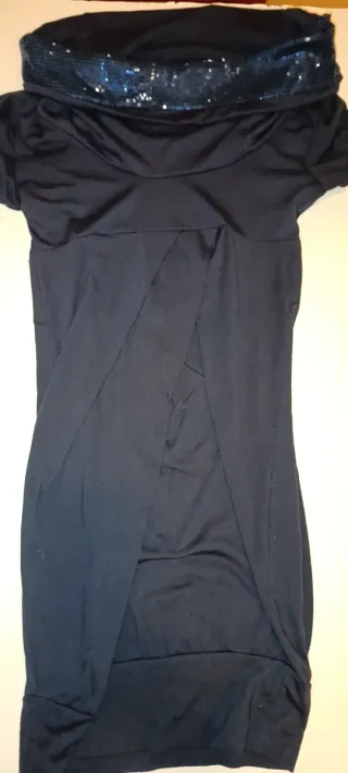 Jersey negro con detalles azules