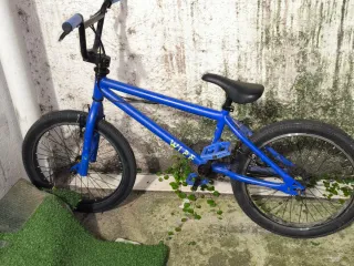 Bicicleta BMX azul