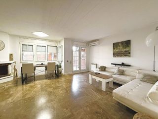 Casa adosada en venta en Palau-solità i Plegamans