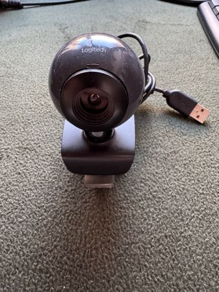 Pantalla Acer P194W Negra y otros accesorios