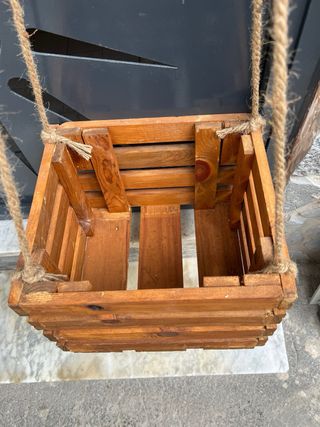 Portafiori in legno con corda