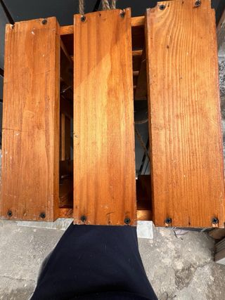 Portafiori in legno con corda