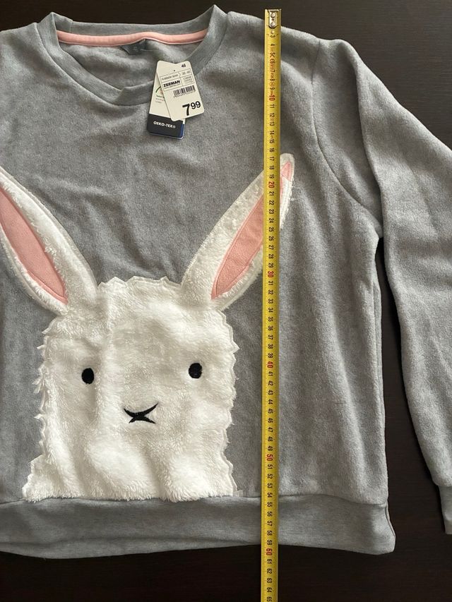 Sudadera gris con conejo Talla 46