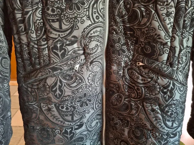 Abrigo largo estampado paisley