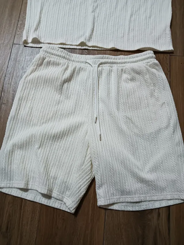 Conjunto SHEIN blanco camiseta y shorts