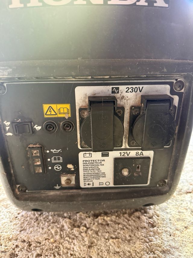 Generador Honda EU20i Inverter 2000W Rojo