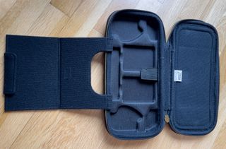 Nintendo Switch OLED con funda Zelda y caja