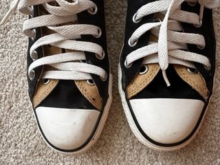 Converse Bajas Bicolor Beige y Negro