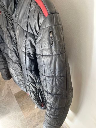 Abrigo Geox gris acolchada