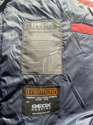 Abrigo Geox gris acolchada