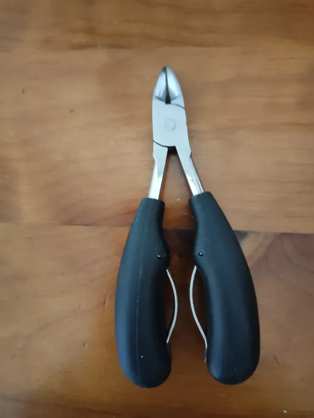 Tijera de manicura profesional