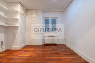 Piso en venta en Amara - Berri en San Sebastián-Donostia