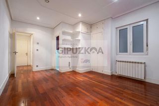 Piso en venta en Amara - Berri en San Sebastián-Donostia