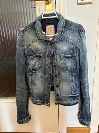 Chaqueta tejana Guess