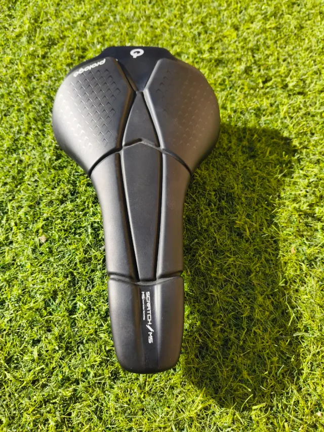 Sillín Prólogo Scratch M5 Tirox 140 de ancho