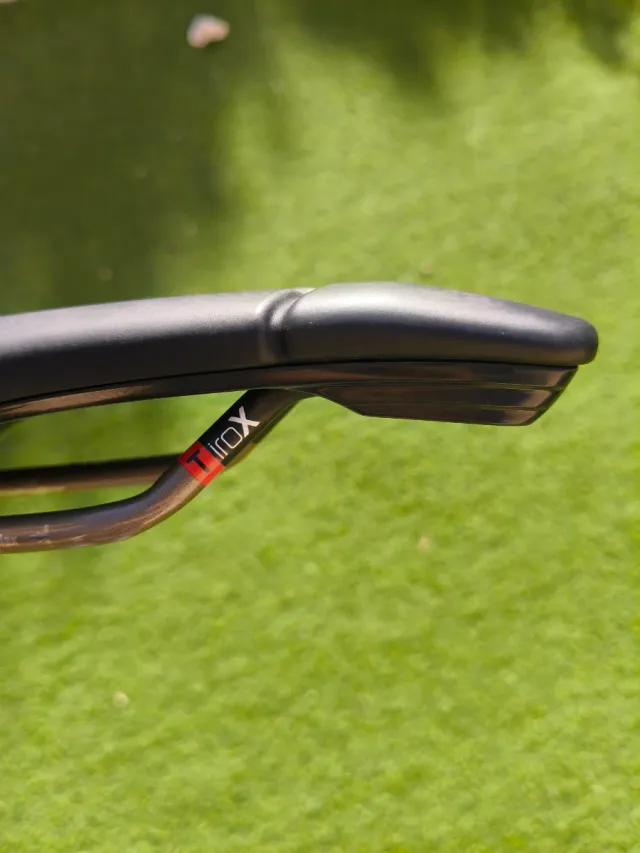 Sillín Prólogo Scratch M5 Tirox 140 de ancho