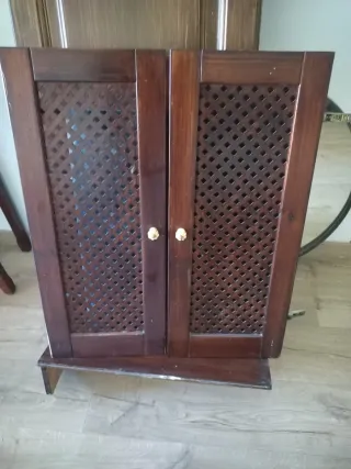 Puertas de armario pequeñas de madera.31cm x 75cm