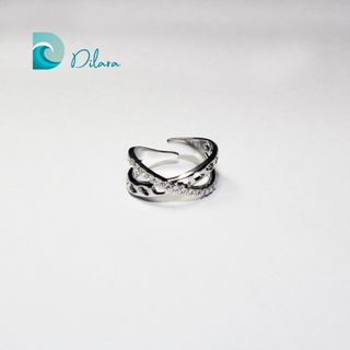 Anillo Cruzado con Brillo Infinito