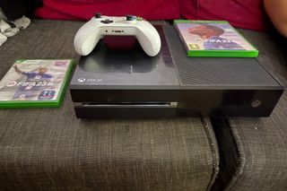 Xbox One + 2 Juegos FIFA