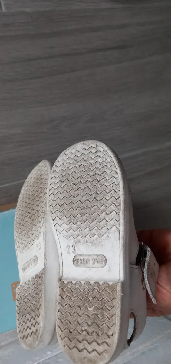 Sandalias bebé Pikaro blancas