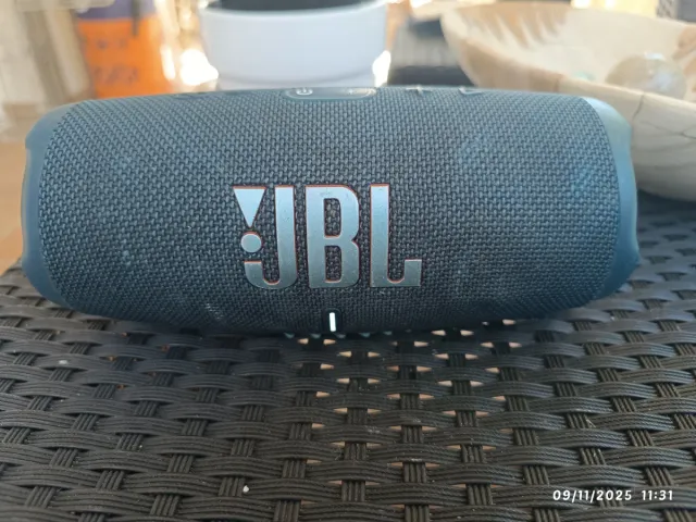 Altavoz JBL Charge 5 Azul y Negro