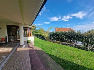 Chalet en venta en Celorio-Poó-Parres en Llanes