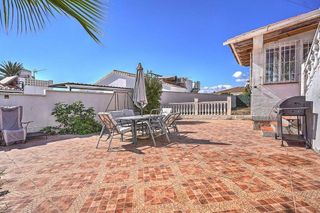 Chalet en venta en El Faro de Calaburra - Chaparral en Mijas