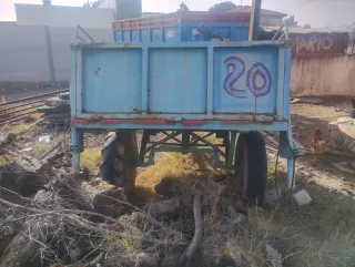 Remolque agrícola  pequeño para tractor