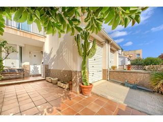 Casa adosada en venta en Santa Maria-Eixample-Sud Sumella en Cubelles