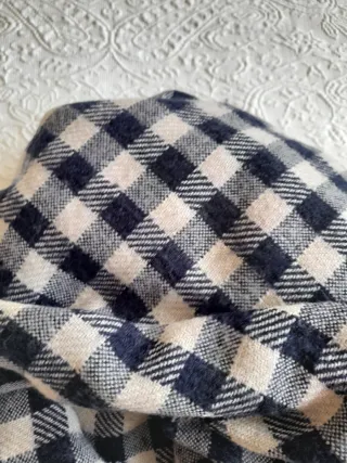 Bufanda cuadros beige y azul