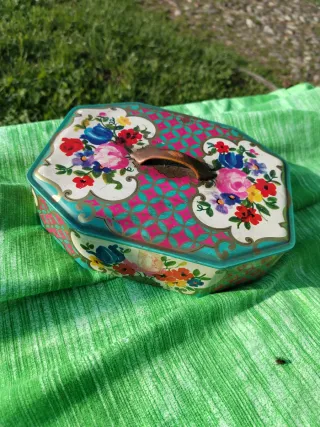 Scatola vintage floreale