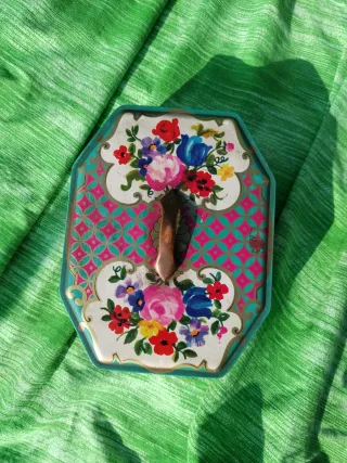 Scatola vintage floreale