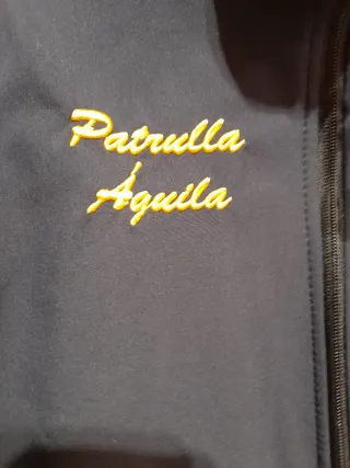 Chaqueta Negra Patrulla Águila. Sin estrenar.