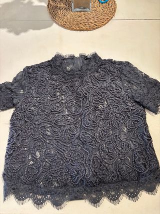 Top encaje Zara negro