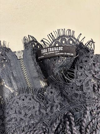Top encaje Zara negro