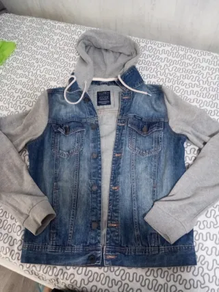 Cazadora vaquera con capucha Pull&Bear