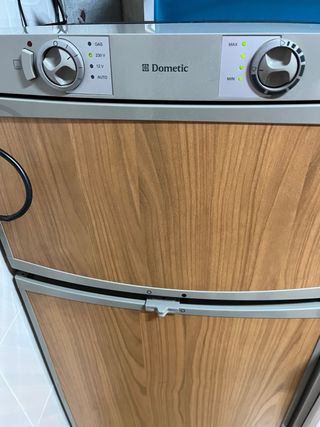 Frigorífico Dometic Trivalente Autocaravana
