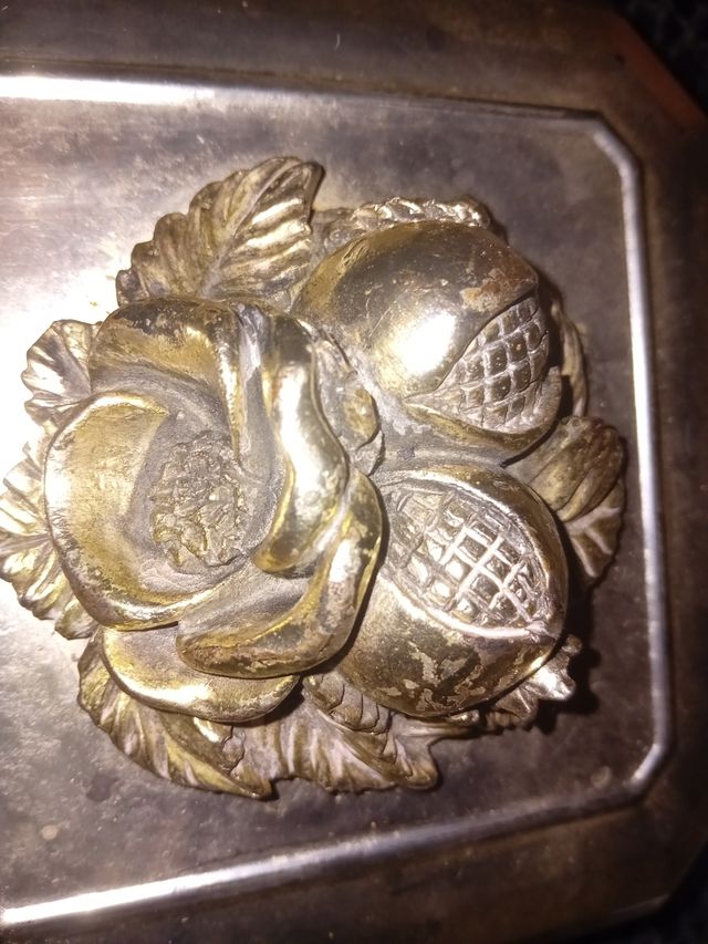 Portagioie decorato con rosa