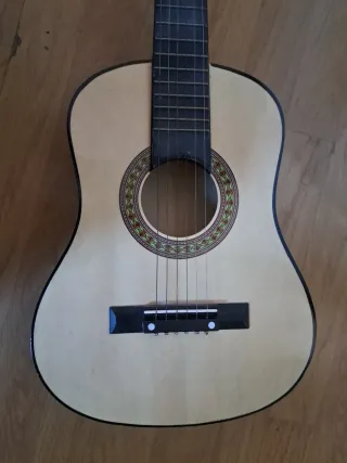 Guitarra Clásica Madera Natural para niños