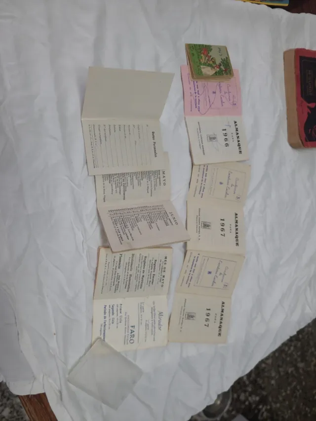 Lotes de almanaques y calendarios antiguos