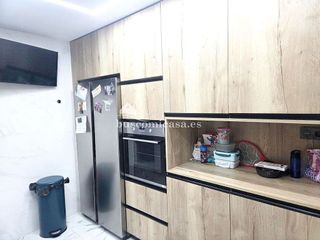 Casa adosada en venta en Torre del Campo